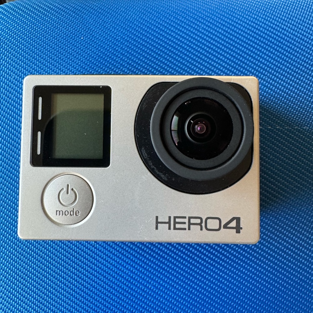 GoPro Hero 4 Silver Bundle - Picture 2 of 6